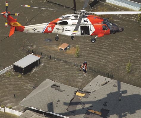 Hurrikaani Katrina; Yhdysvaltain rannikkojen tuhoisa voima ja katastrofaalinen hätäapuoperaatio